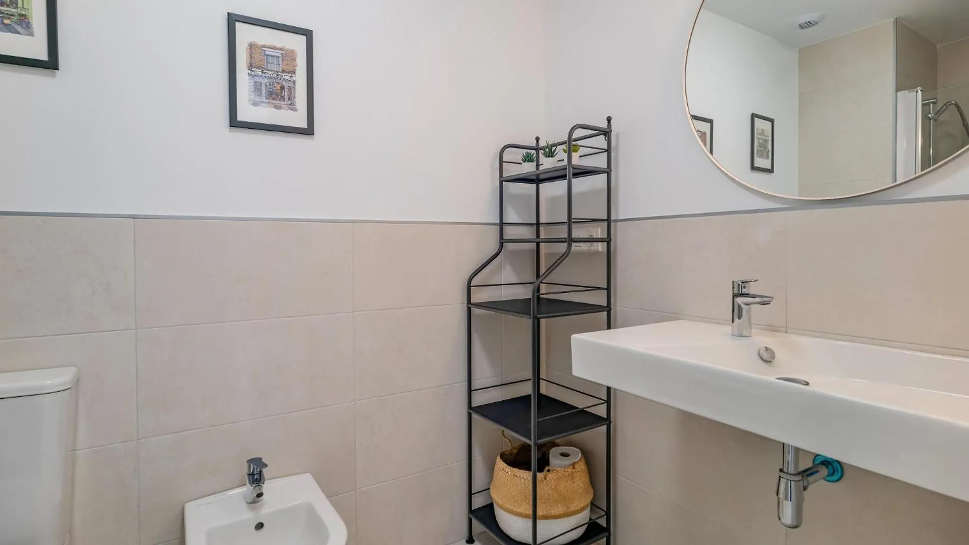 Beautiful Apartment In Chipiona